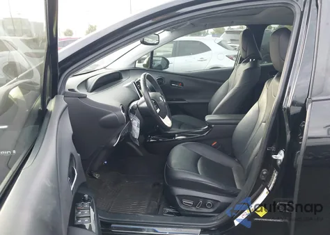 2016 Toyota Prius Four z USA, uszkodzony, nr VIN JTDKARFUXG3011309